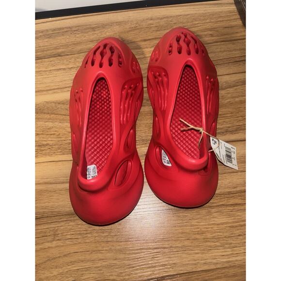 Men’s Size 9 Yeezy Foam Runner Vermillion RNNR Foamrunner - Picture 13 of 16